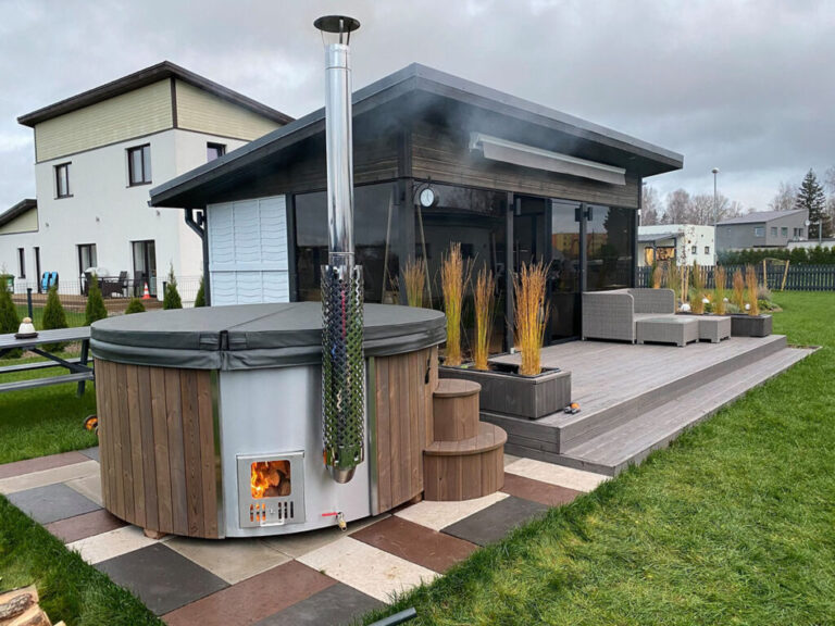 Hot-tub-Deluxe_220_gartenhaus